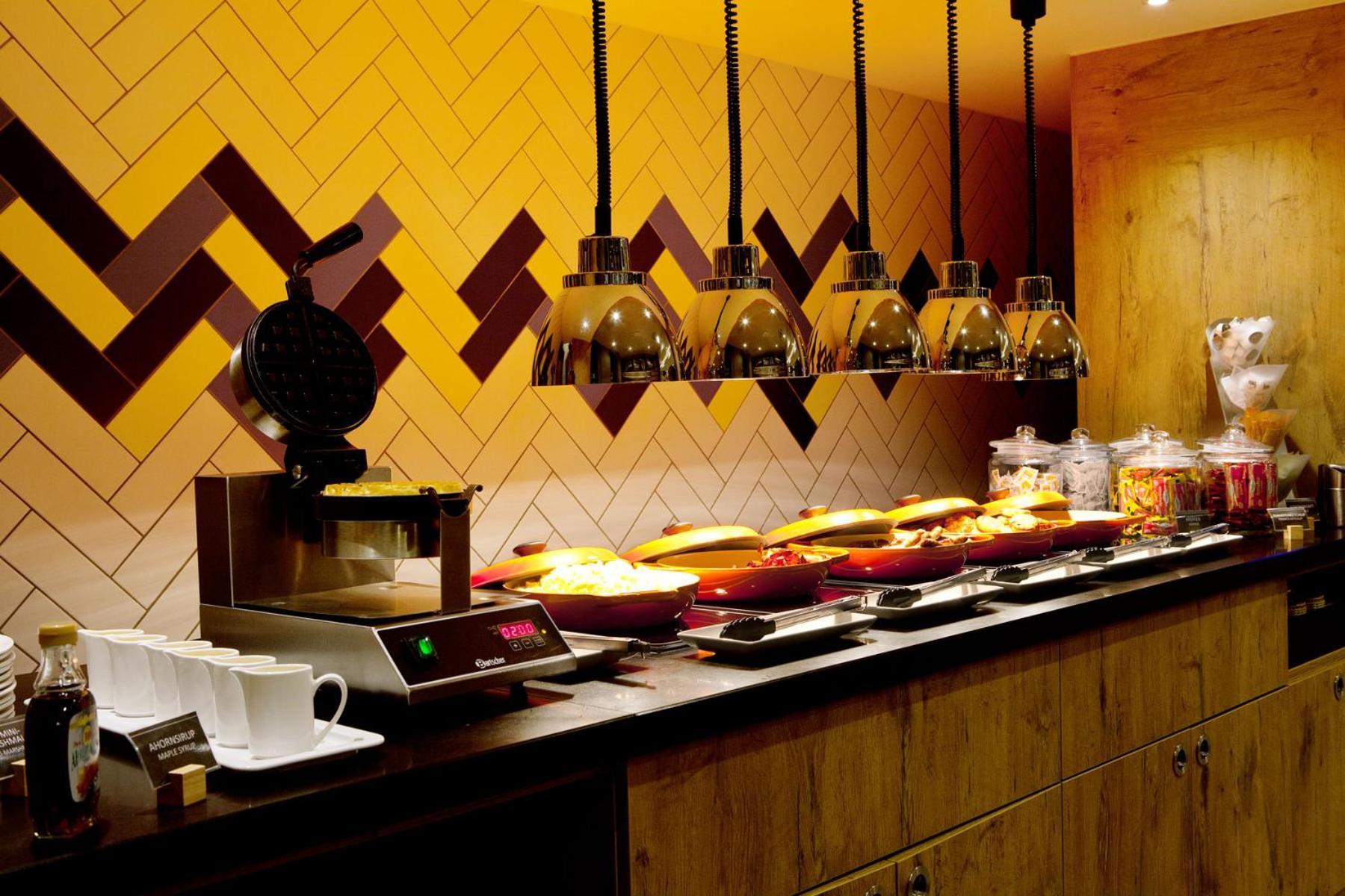 Hampton By Hilton Aachen Tivoli Hotel Bagian luar foto