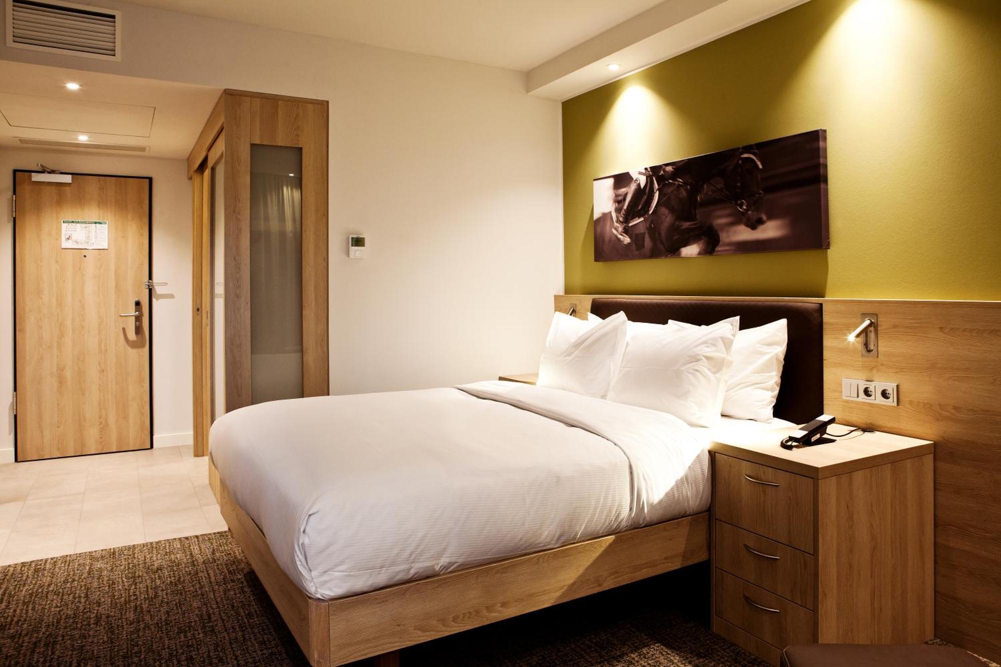 Hampton By Hilton Aachen Tivoli Hotel Bagian luar foto