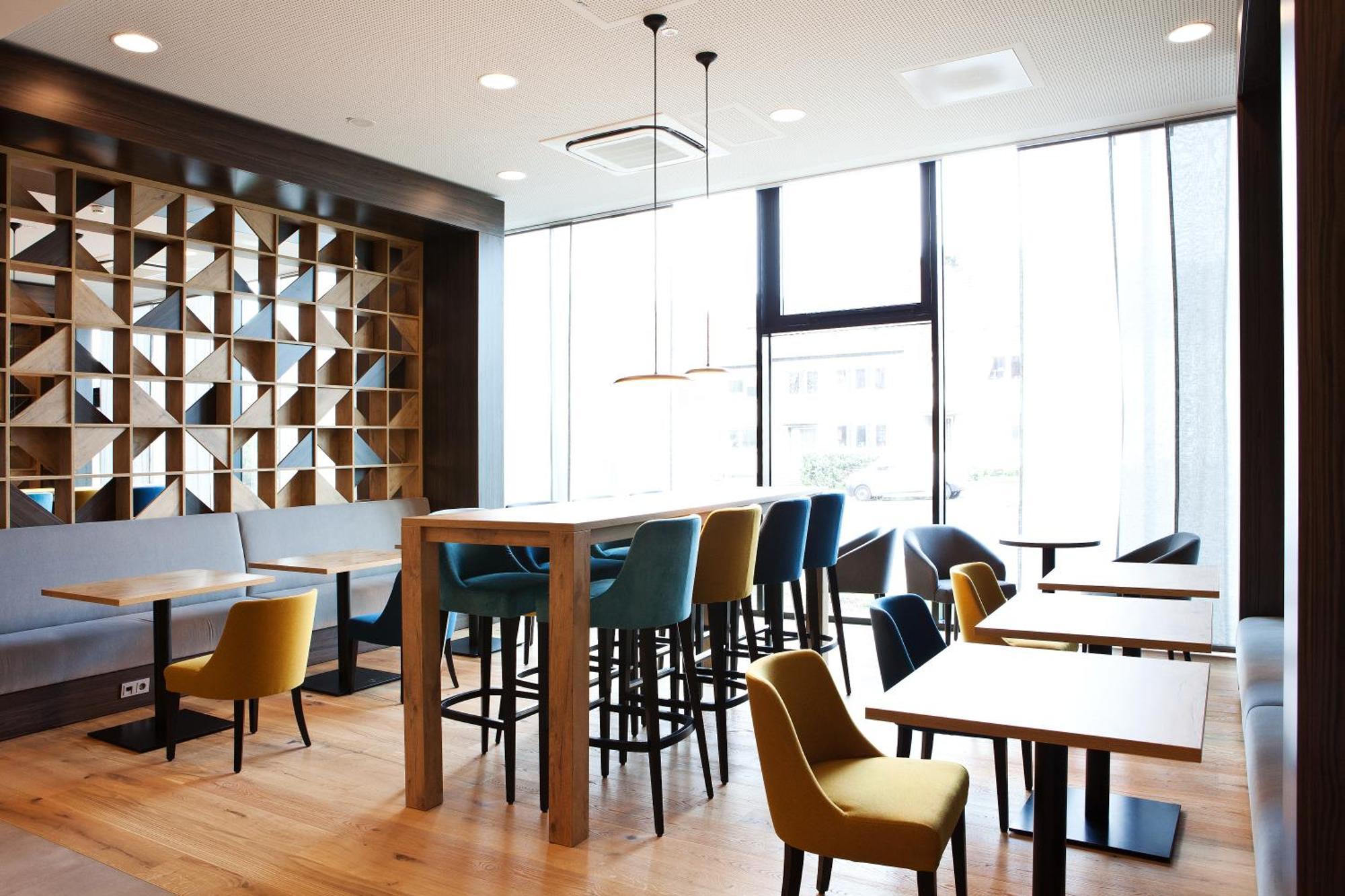 Hampton By Hilton Aachen Tivoli Hotel Bagian luar foto