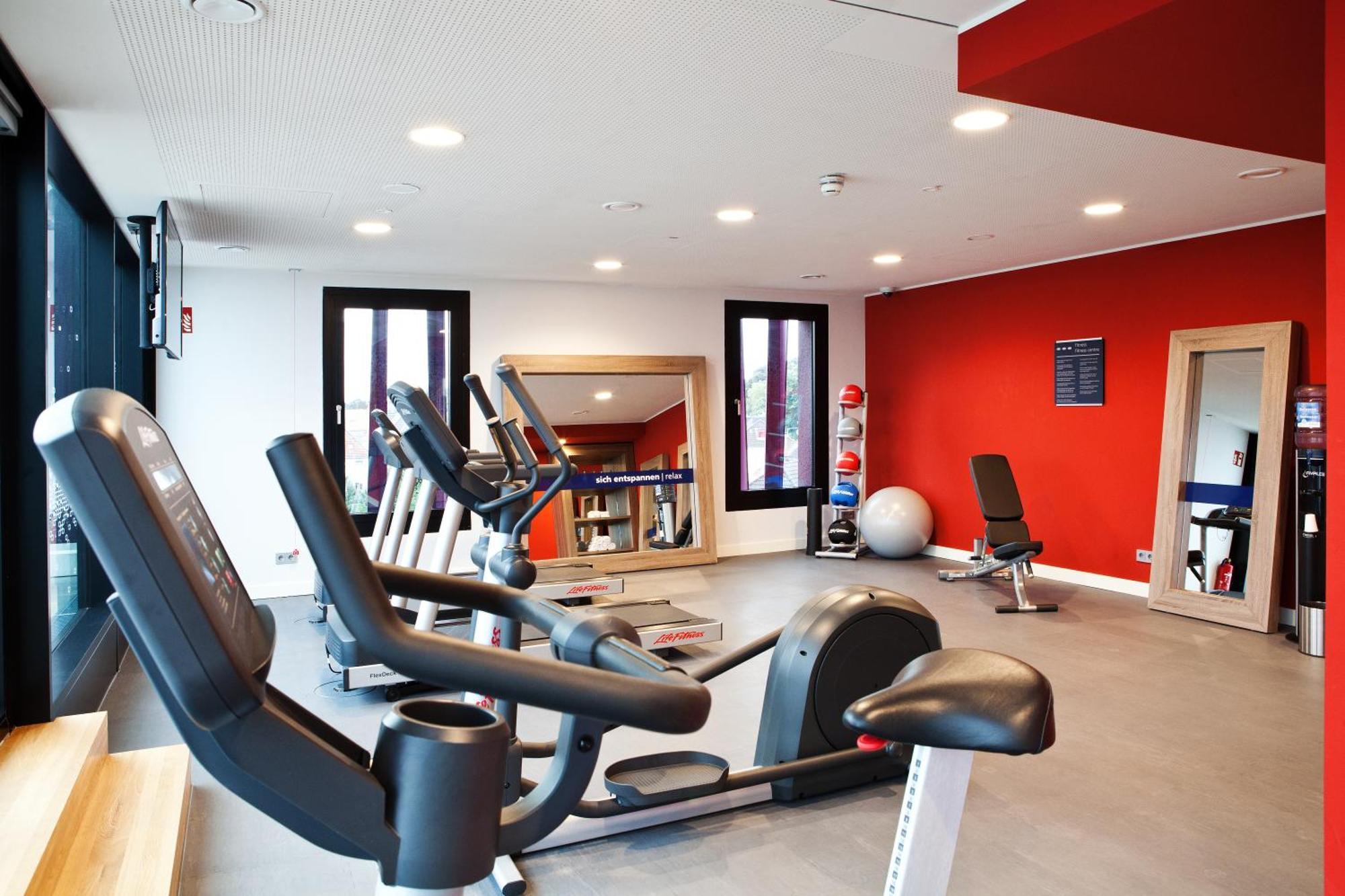 Hampton By Hilton Aachen Tivoli Hotel Bagian luar foto