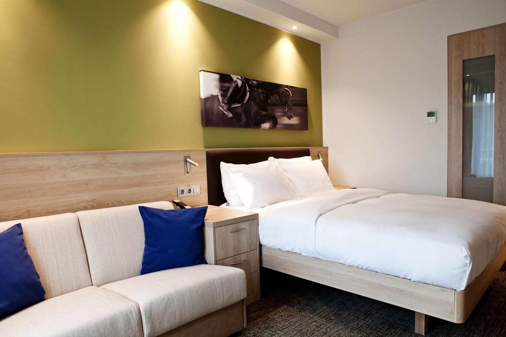 Hampton By Hilton Aachen Tivoli Hotel Bagian luar foto