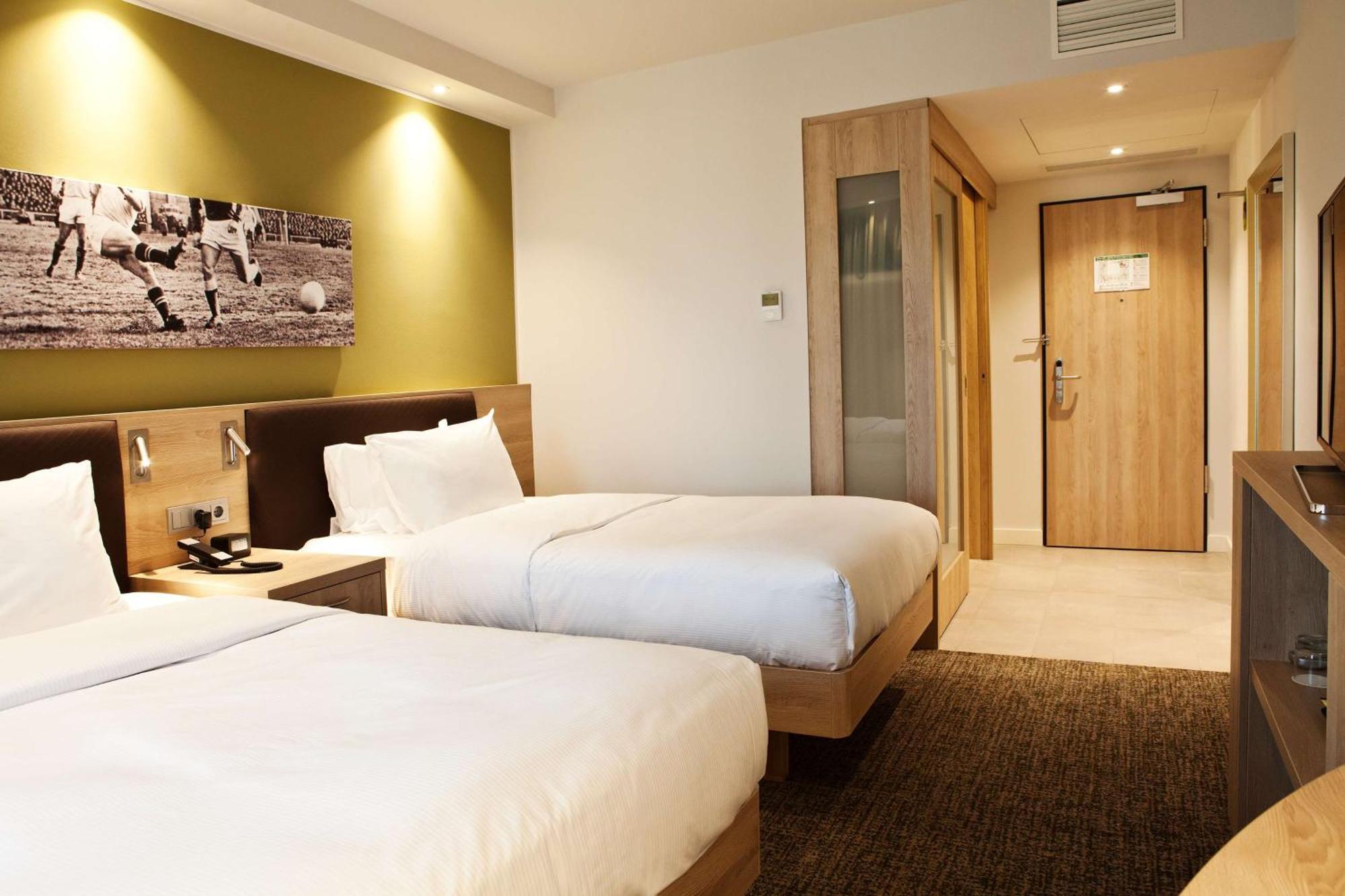 Hampton By Hilton Aachen Tivoli Hotel Bagian luar foto