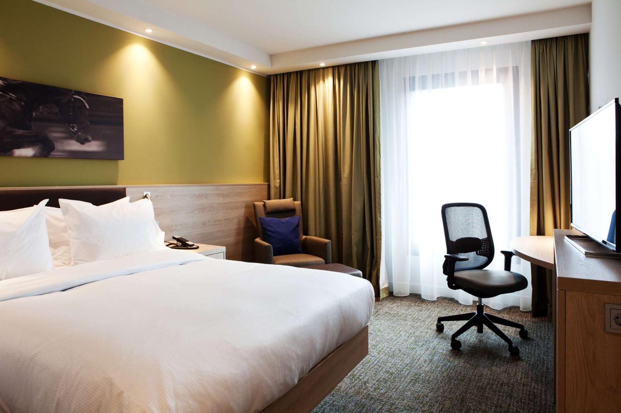 Hampton By Hilton Aachen Tivoli Hotel Bagian luar foto