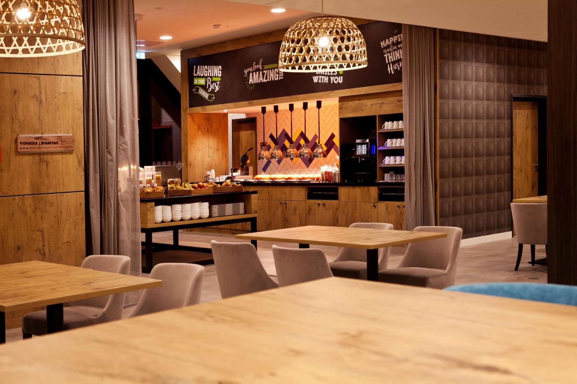 Hampton By Hilton Aachen Tivoli Hotel Bagian luar foto