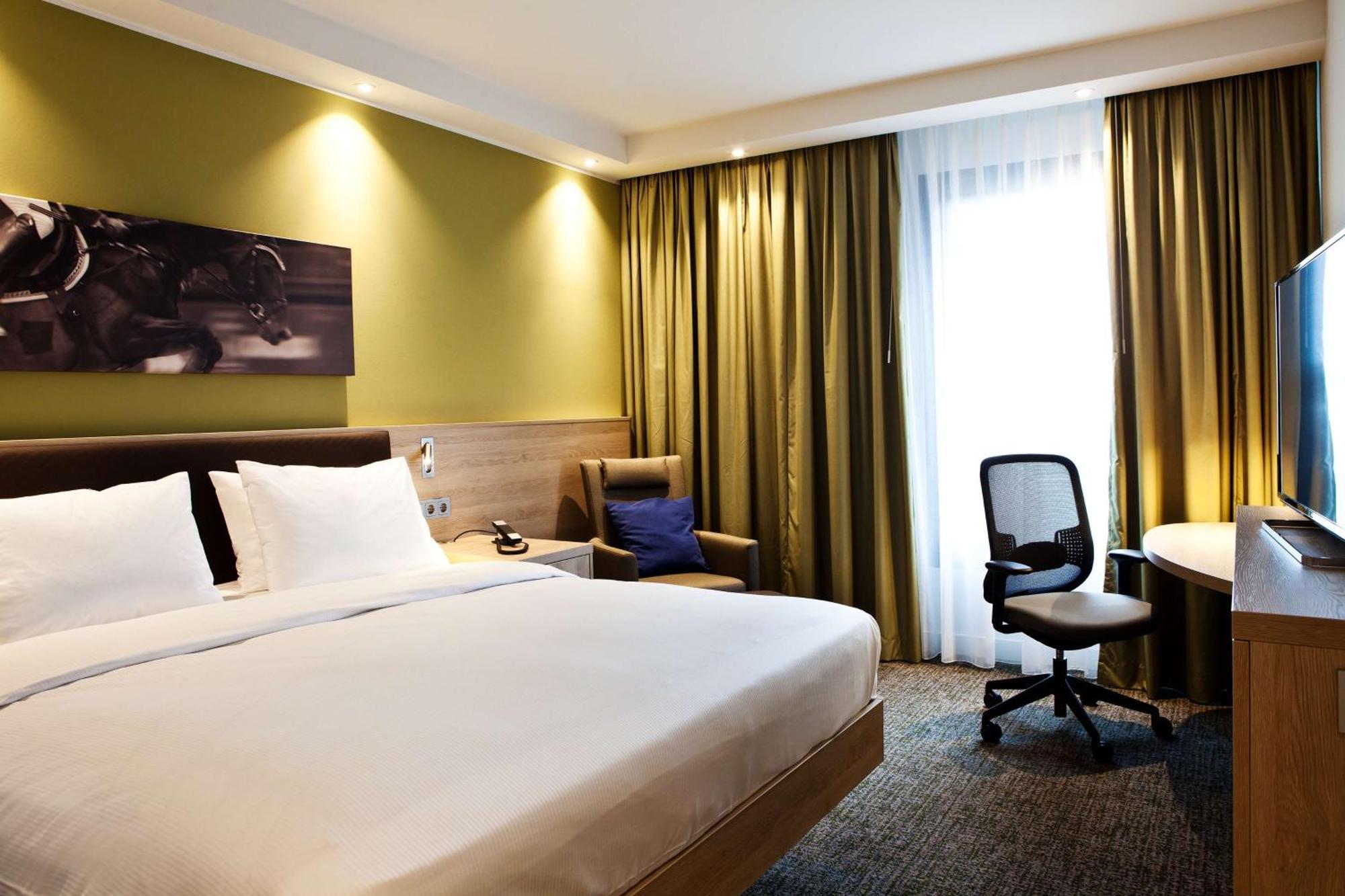 Hampton By Hilton Aachen Tivoli Hotel Bagian luar foto